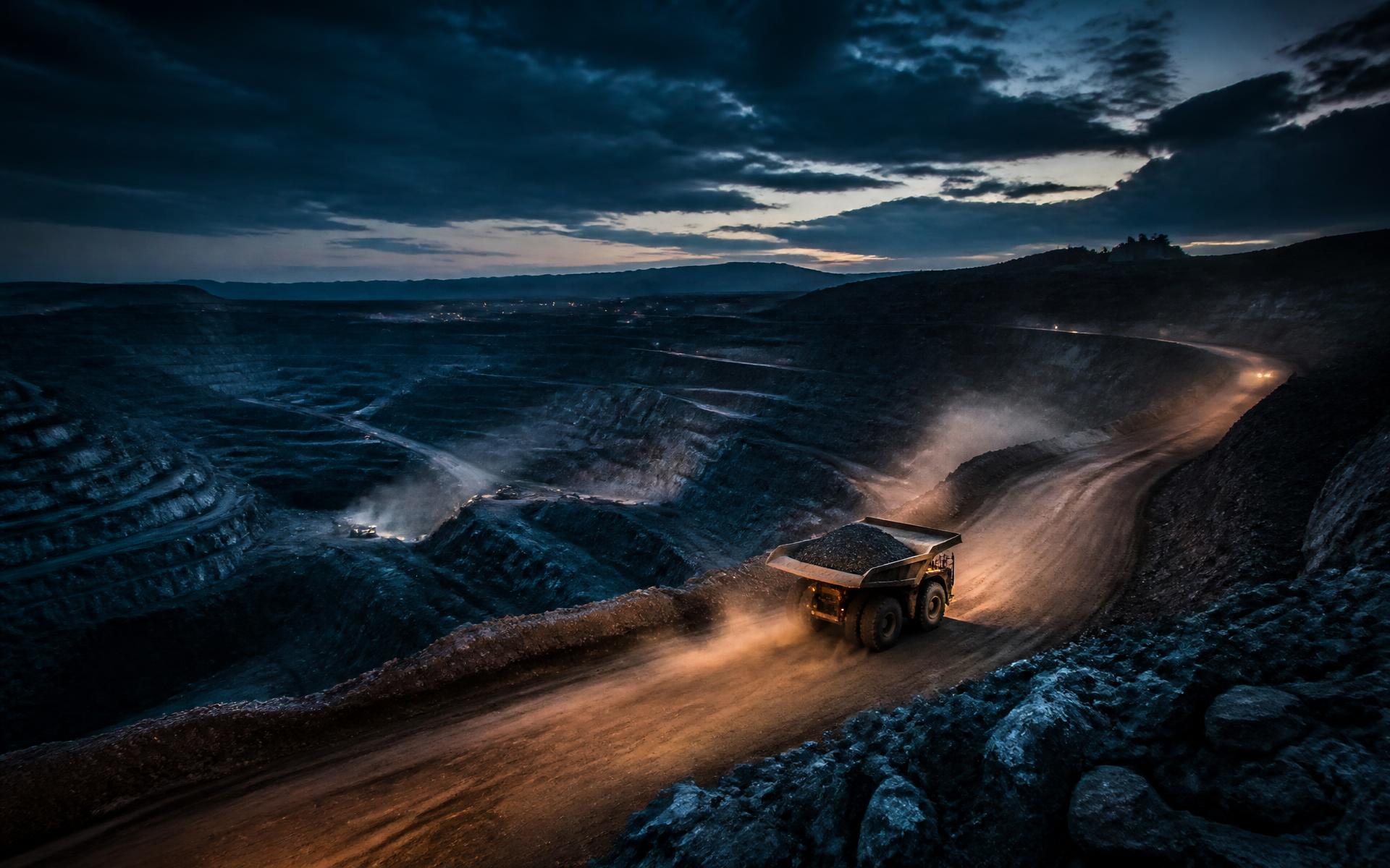Operação de mineração a céu aberto monitorada em tempo real